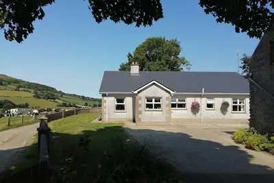 Image de City of Derry \/ Londonderry Drumcorn Farm Cottage avec une vue imprenable sur la campagne