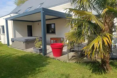 Image de Maison familiale tout confort avec spa haut de gamme entre forĂŞt et ville