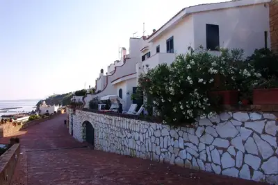 Image de Villa indépendante sur la mer avec une vue imprenable sur le golfe de Castellammare