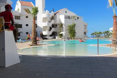 Image de Los cristianos. Paloma Beach. Vue océan et piscine- Wifi gratis. Netflix.