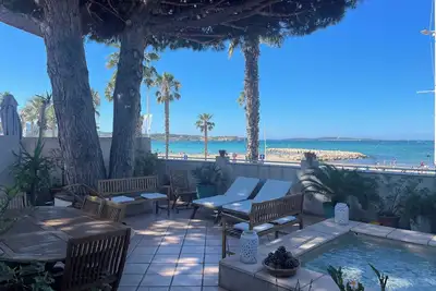 Image de Sea front luxury  apartment in a villa with outstanding view