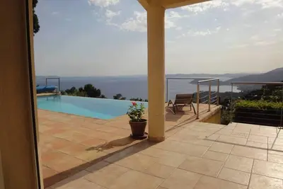 -10% en mai villa avec piscine privée chauffée, vue féerique, repos, confort,