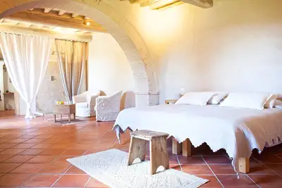 Image de Chambre suite dans ferme avec piscine en pleine nature