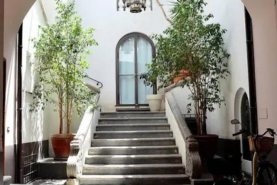 Don Mimi Apartment: Un appartement duplex confortable situé dans le centre de Sorrento.