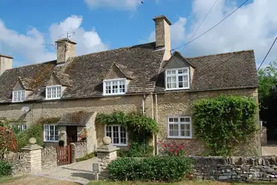 Image de Cotswold Cottage In A Quiet Village With Large Garden