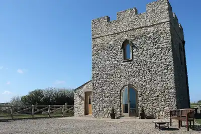 Folie en pierre classée avec des caractéristiques gothiques originales