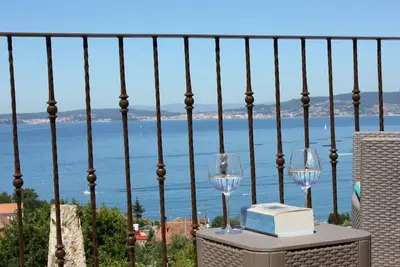 Image de Maison Ă Pazo Gallego avec vue sur la mer et le jardin