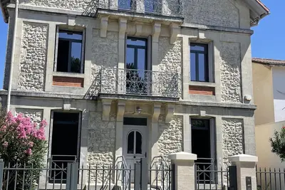 Image de Avec piscine privée et face la plage, villa de caractère au coeur de la station