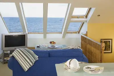 Image de 1chambre + Salon, Cuisine et Salle de Bain, Dort max 4 Personnes