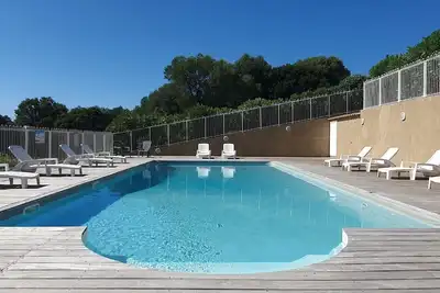 Image de A Santa:domaine de 3 villas avec piscine au calme Ă 6kms de la mer. Promotion