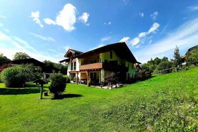 Image de Appartements 'Altes Tradenlehen' Niché entre montagnes et alpages.