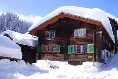 Image de Maison confortable et calme dans les montagnes