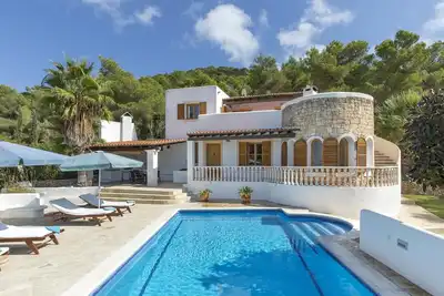 Image de Belle villa espagnole avec tour et piscine pour 8 personnes
