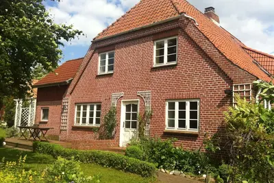 Image de Ausschlafurlaub entre lac et mer dans une maison confortable avec grand jardin