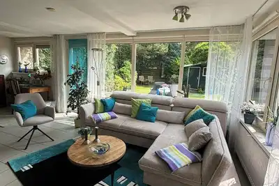 Oasis de bien-être en bord de mer, bungalow, 4 lits, terrasse ensoleillée, 10 minutes à pied de la plage