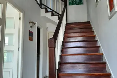 Image de Maison élégante et spacieuse dans un quartier exclusif