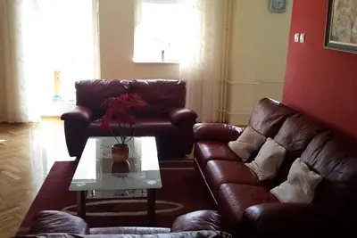 Image de Appartement spacieux et ensoleillé au coeur de la ville