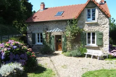 Image de Auvergne, Montagne Bourbonnaise (Allier), Fermette 3 ***