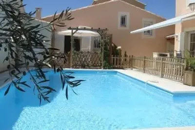Image de Studio Indépendant Pour 4 avec Piscine proche Centre Saint Rémy De Provence