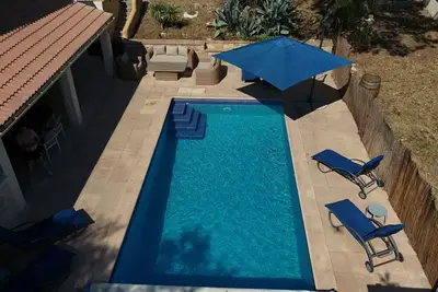 Image de Villa familiale proche de d'Uzès, piscine privée, chambres climatisées et jardin