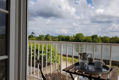Image de Cottage en bord de Loire sur Chemin Privé à 10 min du Centre Ville. 4p