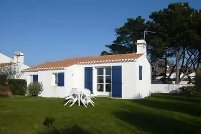 Image de Maison vendeenne récente avec jardin entièrement clos