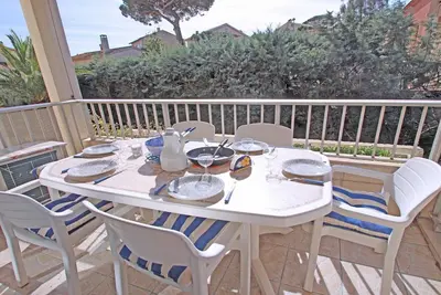 Image de Appartement T4 - 6 personnes - Piscine résidence - Climatisation - Wifi - Sainte Maxime -. . .