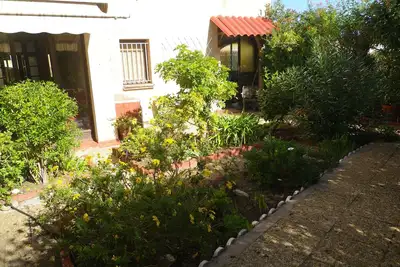 Image de Appart proximité. commerces T3-75m2 en Rd-jardin, env calme, Wi-Fi, clim P. privé