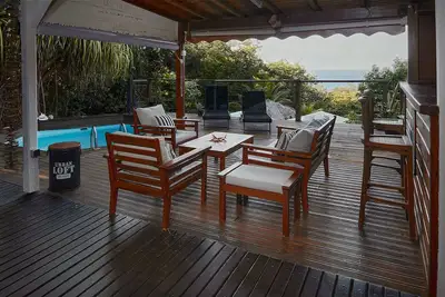 Image de Villa avec piscine privée, vue sur mer