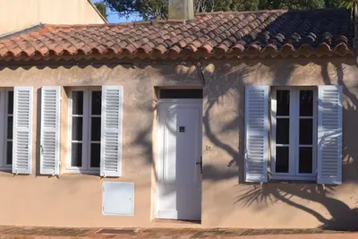 Image de La Maison : une oasis de calme et de sérénité au coeur de Porquerolles