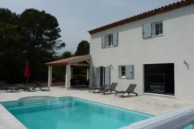 Image de Villa climatisée avec piscine chauffée pour 9 personnes