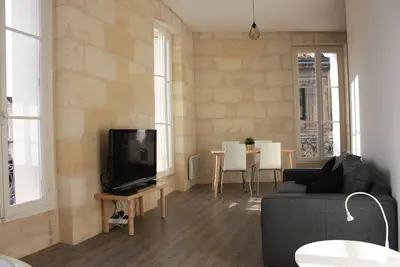 Image de Très jolie appartement rénové dans immeuble en pierre