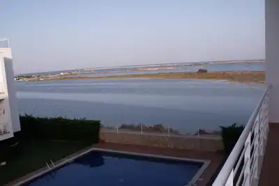 Image de appartement avec piscine et superbe vue sur la mer