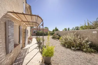 Image de Gîte rénové, confortable et bien située, belles vues de Provence