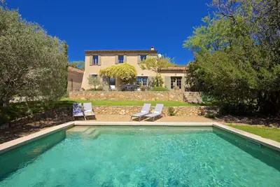 Image de Le mas des oliviers de Rustrel avec piscine