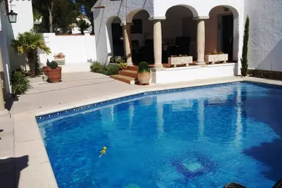 Maison L'Escala à 1400 m de la plage avec piscine privée Connexion wifi gratuite