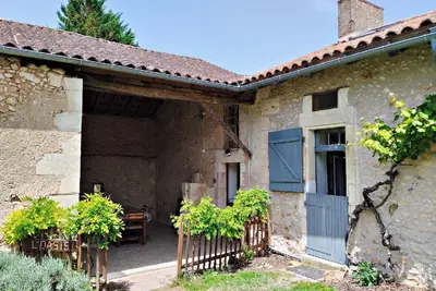 Image de 2 à 6 personnes au cœur du Périgord Blanc