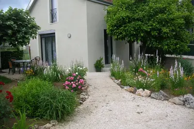 Image de Maison pour 4 personnes maxi avec jardin et parking privé