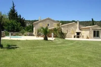 Image de Mas provençal, 11 pers, luxueuses prestations, piscine privée, en campagne.