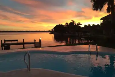 Image de Waterfront Home 3Bedr / 2Bath Open Weeks!