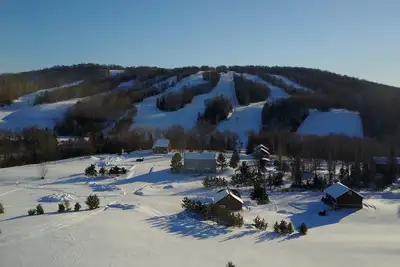 Image de Prix le plus bas, chambres les plus propres, Ă pied du mont Indianhead de Big Snow Resort