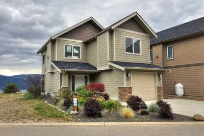 Image de Superbe Cottage 3 chambres avec vue sur le lac!