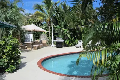 Image de Belle Piscine privée Accueil 3br / 2Bath