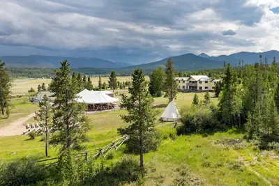 Destination rustique parfaite pour les mariages et les événements!