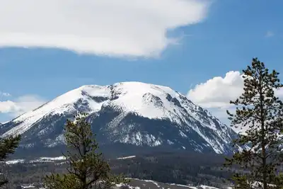Image de À quelques minutes de 5 stations de ski (Keystone, cuivre, A -basin, Breck, Vail) bain à remous! !
