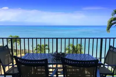 Image de Tarifs d'automne réduits! Nouvellement rénové Oceanfront Condo.