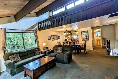 Image de Maison de ville de 3 chambres à la base de la station de ski Snow Summit!