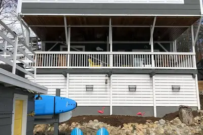 Image de Hot tub, canoë, Sup, sauter du hangar à bateaux, ponton! 8 / 17-8 / 31 disponible.