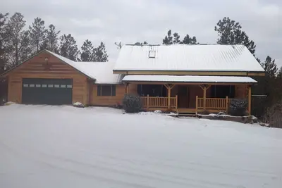 Image de Moderne Log Cabin sur 3 hectares. Très bien situé sur le bord de Custer