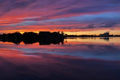 Image de Condo au bord de l'eau avec ponts à l'étage et en bas